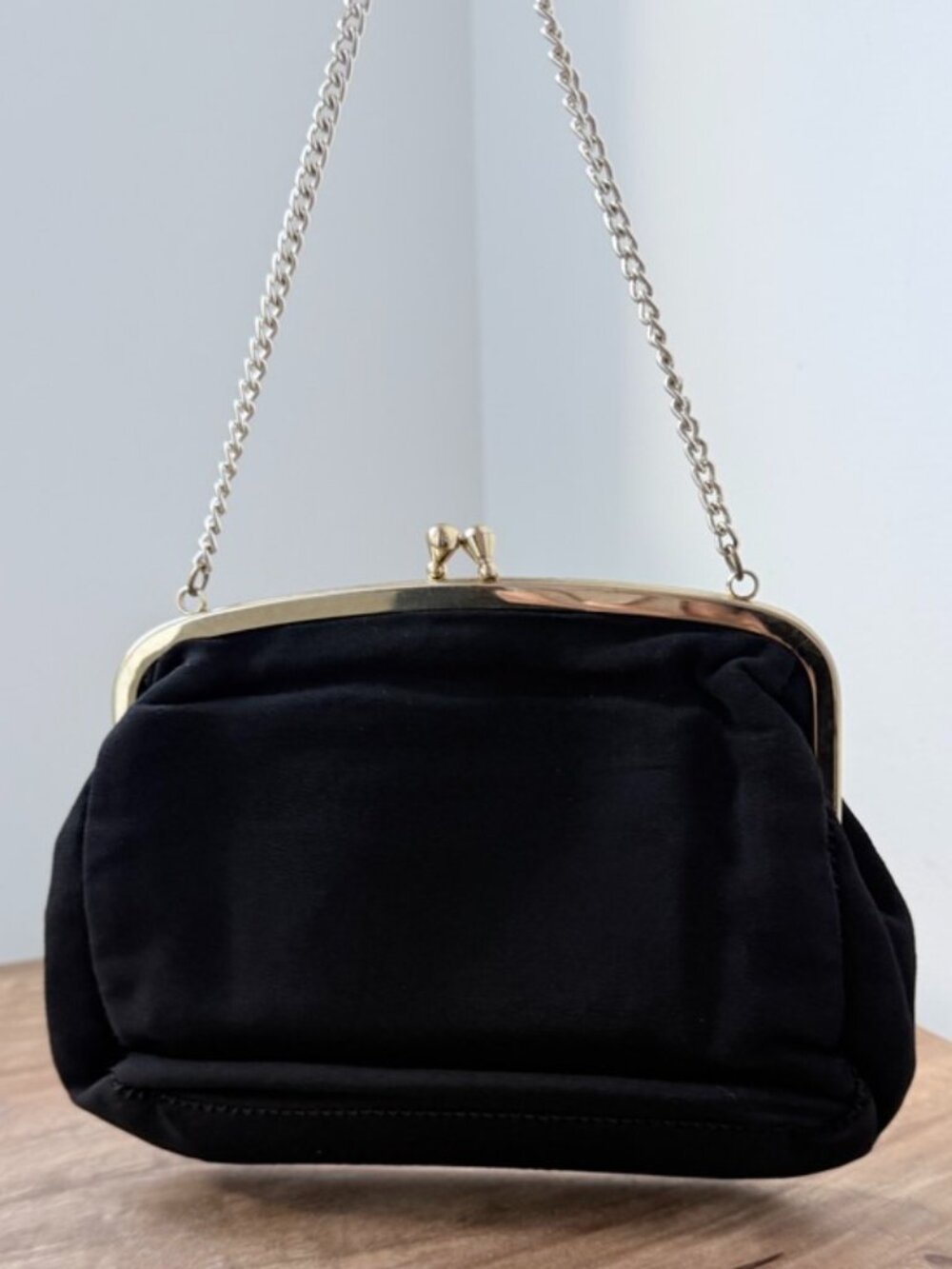 VTG Made in Germany Black Floral Petit Point Tapestry Purse Gold Kiss Lock Chain - Picture 3 of 8
